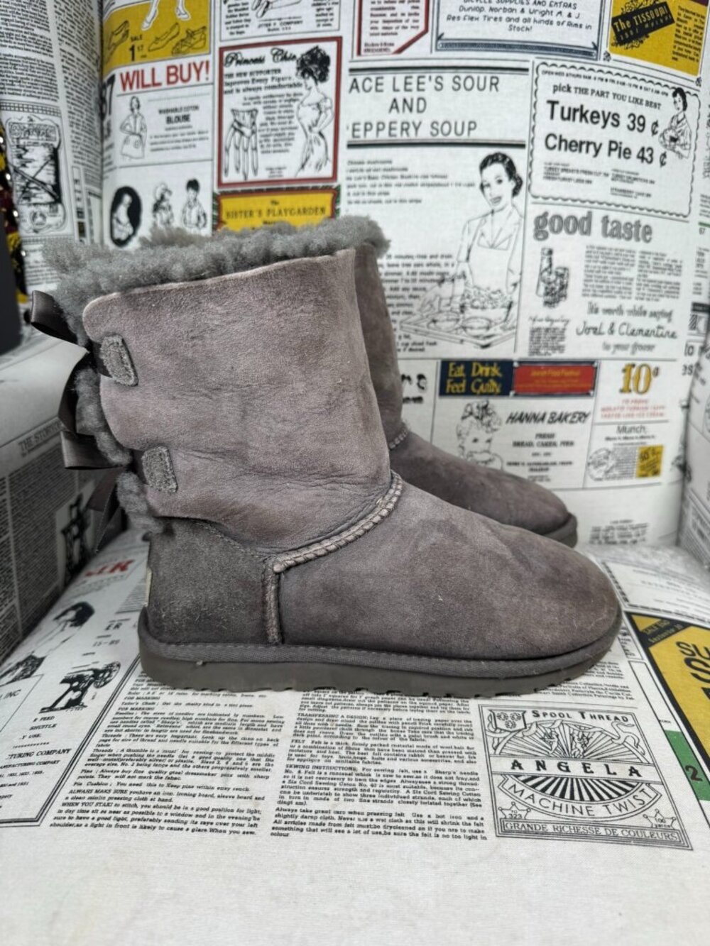 UGG Bailey Bow II Velvet Ribbon Suede/ Sheepskin Boots US 6